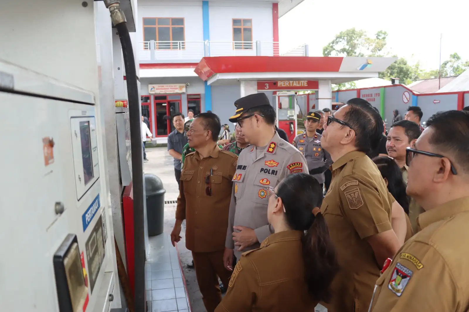 Forkopimda Minahasa Sidak SPBU Ranowangko dan Pangkalan Elpiji Taler, Pastikan Stok Aman Jelang Tahun Baru